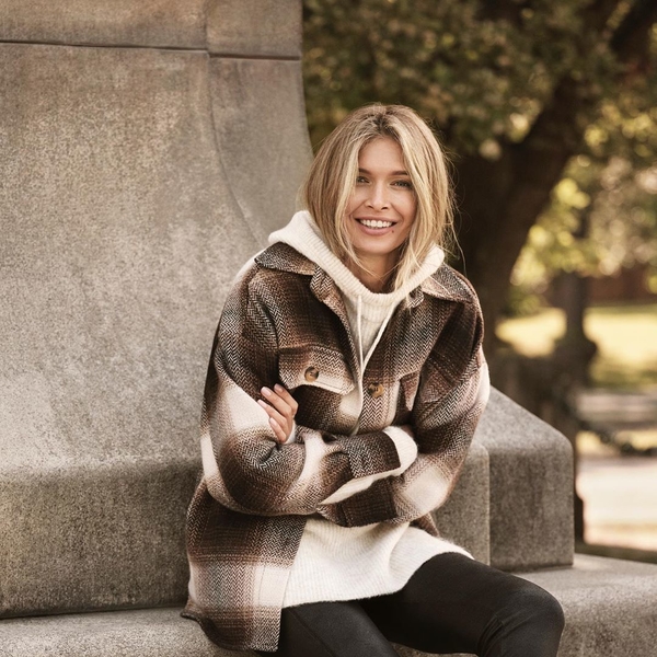 "Пока я жива...": Вера Брежнева напугала поклонников неоднозначным постом