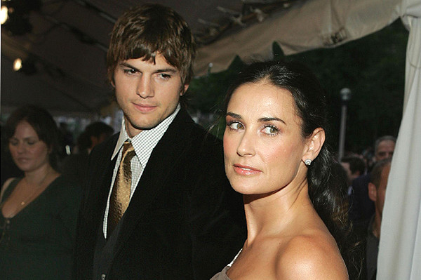 Эштон Кутчер прокомментировал "пикантное" обвинение экс-супруги Деми Мур - СМИ