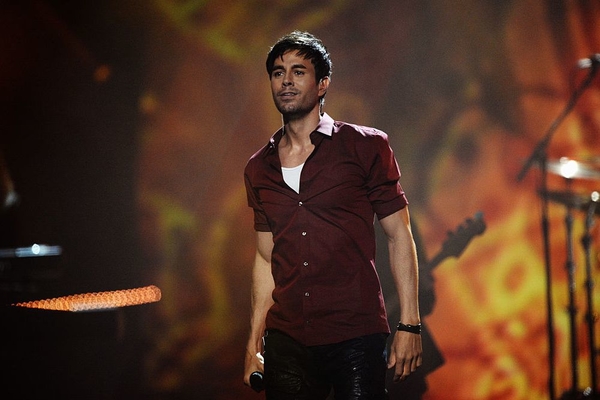 Энрике Иглесиас показал подросшую дочь от Анны Курниковой