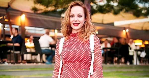 Ведущая "X-фактора" Даша Трегубова засыпала Сеть обнаженными фото