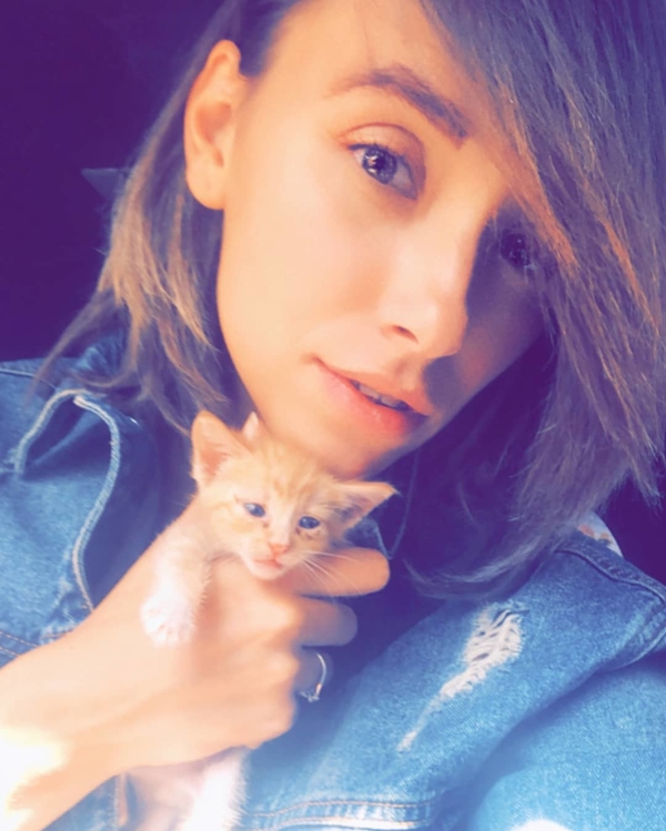 "Наша счастливая семья!": Супруга экс-холостяка умилила Сеть ярким фото