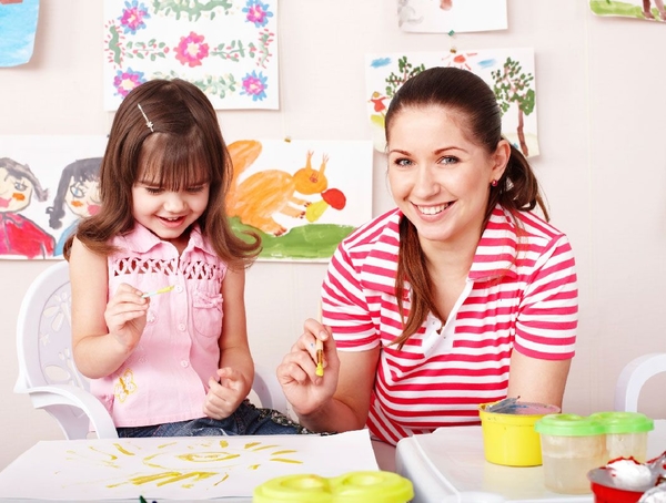 Поиск и выбор няни для ребенка