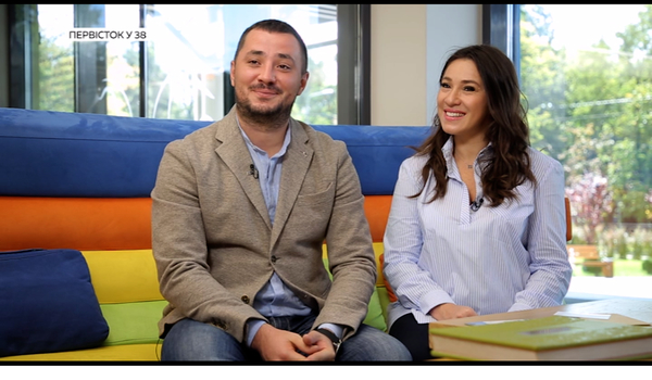 Беременная Наталка Карпа медитирует над чипсами и колой