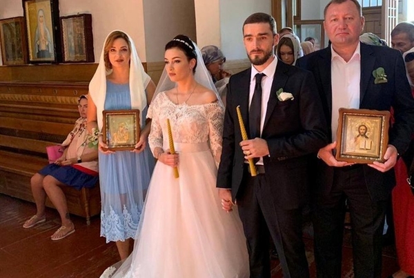 "Не хочу вспоминать прошлое": Приходько о гражданском браке и кризисе с супругом