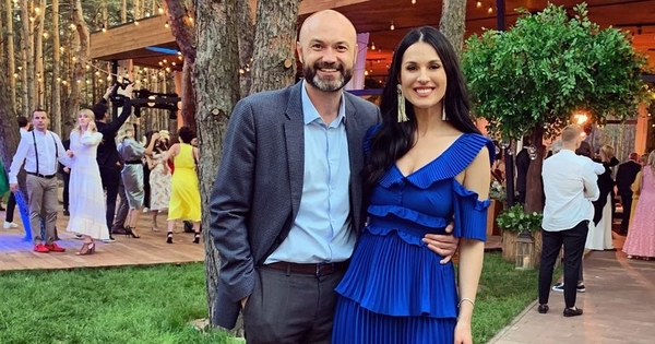 Маша Ефросинина призналась, что хочет обвенчаться с мужем после 16 лет брака