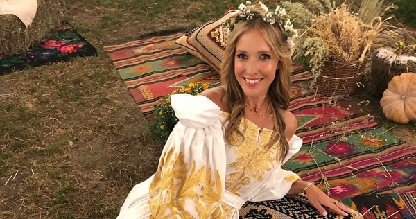 Катя Осадчая показала архивное фото со старшим сыном от первого брака