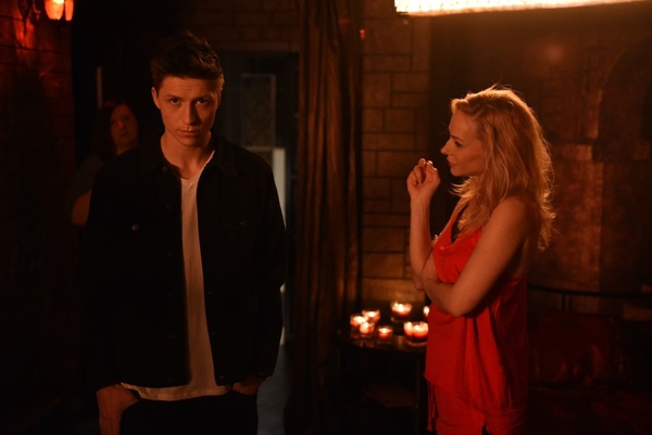 В латексе и с плеткой: Дарья Трегубова в сериале "Братья по крови"