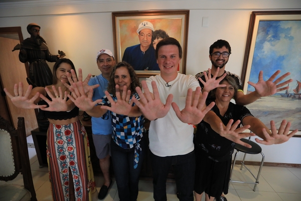 Боятся солнца и оживают ночью: Комаров попадет в деревню вампиров в Бразилии