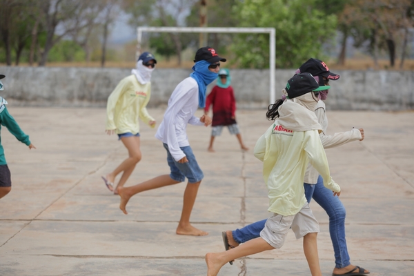 Боятся солнца и оживают ночью: Комаров попадет в деревню вампиров в Бразилии