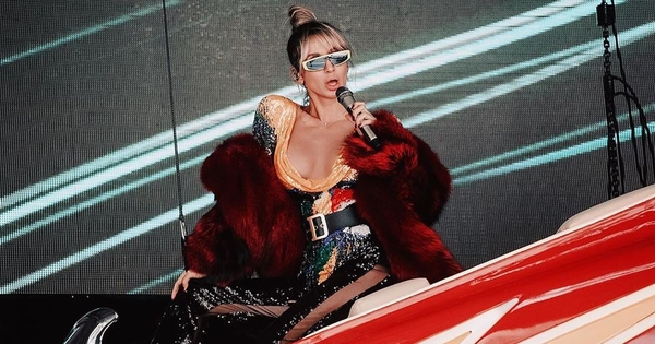 Лобода показала, с каким парнем проводит дни и ночи