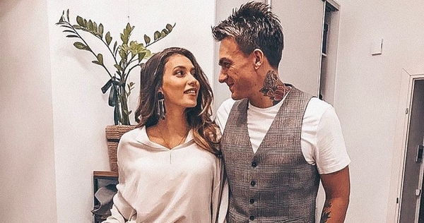 Влад Топалов показал фото страстного поцелуя с Региной Тодоренко