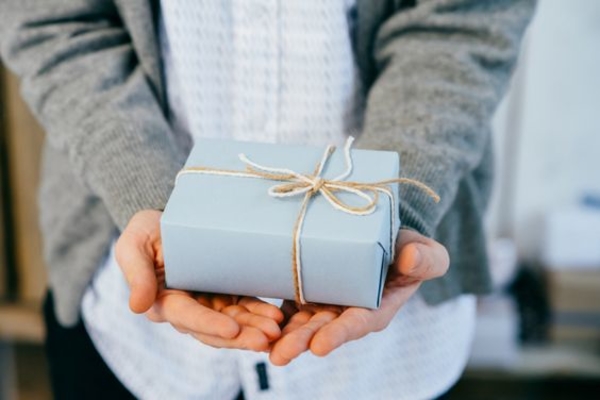 Подарок для босса: ТОП-8 небанальных идей