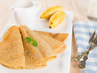 Сытный завтрак: рецепт банановых блинов