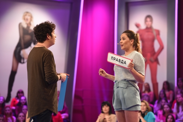 В известную телеведущую врезался дрон