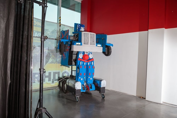 Бамблби и Терминатор: кого можно увидеть на крупнейшей выставке роботов в Украине?