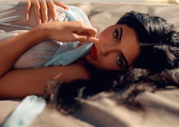 "Сколько можно хвастаться": Миллиардершу Кайли Дженнер раскритиковали за новые фото