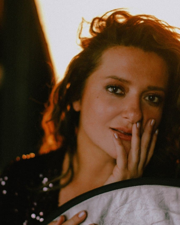 "Сексуальность, которую не скрыть": Могилевская в красном очаровала Сеть