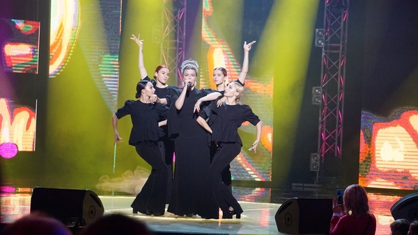 "Музыкальная платформа": Алина Гросу рассказала про обнажение на сцене