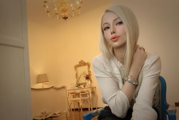 Какие ножки: Одесская Барби устроила откровенную осеннюю фотосессию