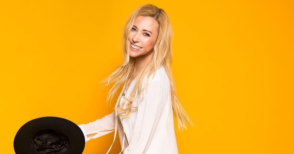 "Темноволосая красавица": Тоня Матвиенко показала, как выглядела в 14 лет