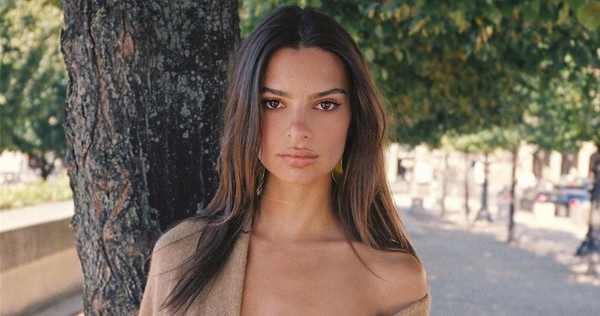 Модель Эмили Ратаковски показала, как выглядела в детстве