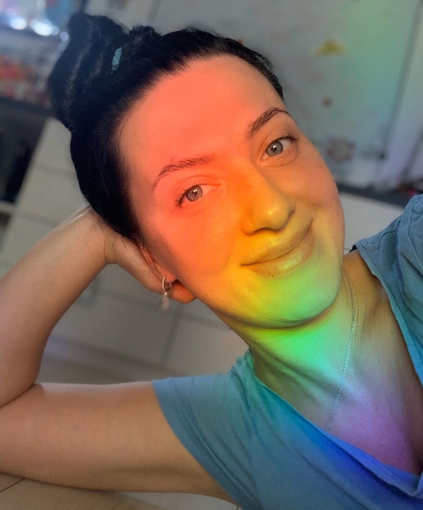 "Я не голодная сексуальная дикарка!": Жена Бабкина ответила хейтерам пикантным фото