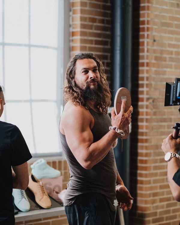 Джейсон Момоа снялся в брутальных образах и рассказал, что скрывал от жены