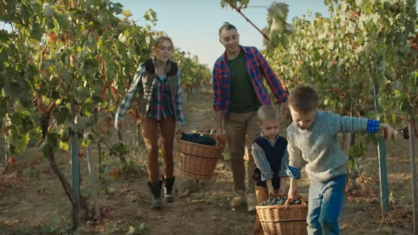 "Буде син": Антитіла показали в новом клипе семейное видео Тараса Тополи и Alyosha