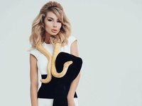 День рождения Светланы Лободы: ТОП-20 самых «горячих» фотографий певицы