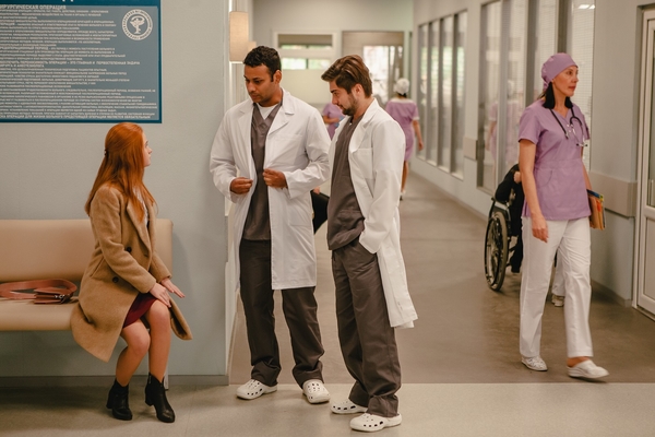 "1+1" снимает новый сериал "Доктор Вера" с известными звездами в главных ролях