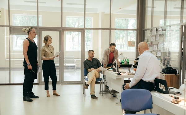 Режиссер Тарас Дударь раскрыл интересные факты со съемок сериала "Швабра"