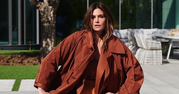 "Невероятная": Синди Кроуфорд очаровала Сеть снимком без макияжа