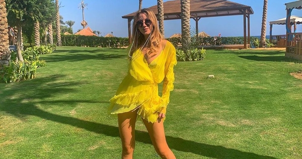 В откровенном платье без белья: Леся Никитюк прогулялась по Египту