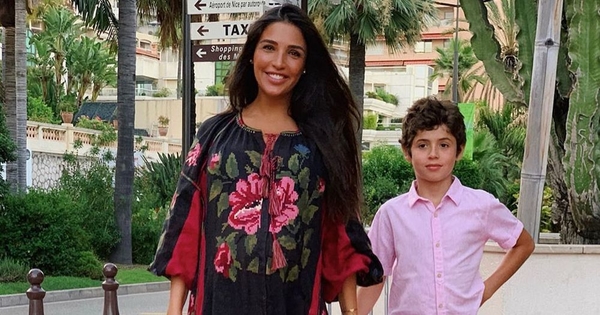 Санта Димопулос показала редкие фото сына в честь его дня рождения