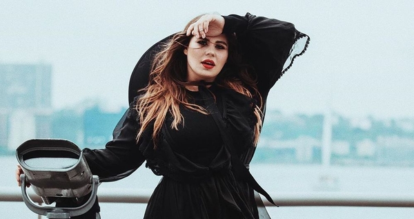 Солистка группы KAZKA впервые рассказала о романе с иностранцем