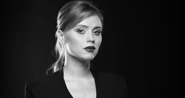 "Вау, вот это красотка!": Анна Кошмал снялась в эффектной фотосессии