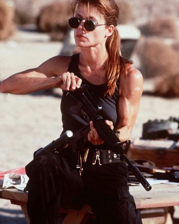 Linda Hamilton Видео