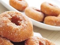 Вкусные имбирные пончики: как приготовить осенний десерт