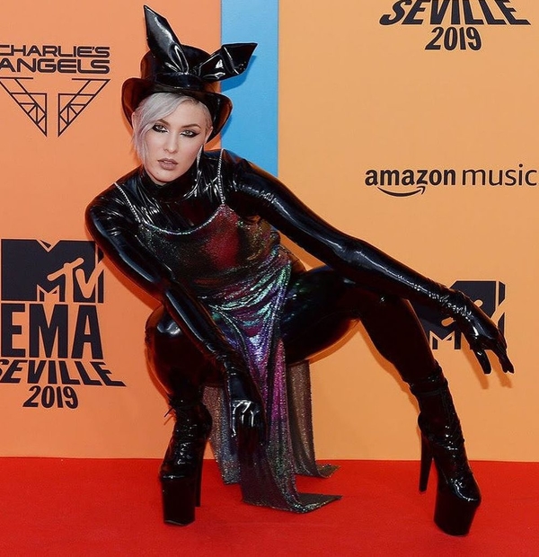 MTV Europe Music Awards 2019: В Сети показали видео MARUV на красной дорожке