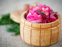 Маринованная капуста со свеклой: рецепт заготовки