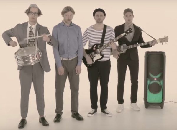 Дорн и Остапчук снялись в ремейке первого клипа группы "ВВ" - видео