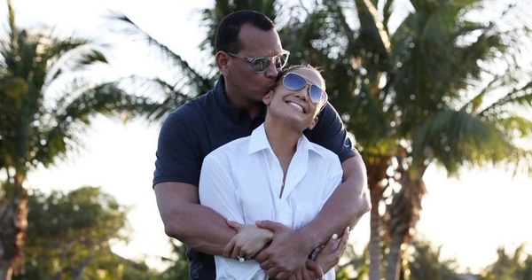 Жених Дженнифер Лопес показал горячий кадр с возлюбленной