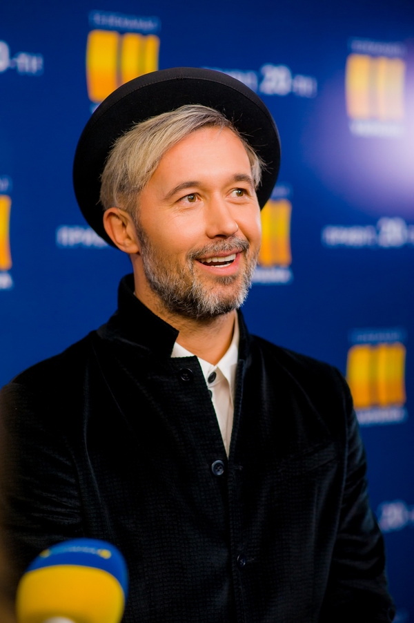 Сергей Бабкин рассказал, где его супруга кормит малыша грудью