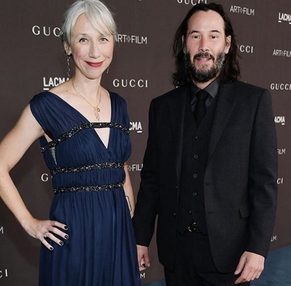 Киану Ривз тайно обручился со своей девушкой - СМИ