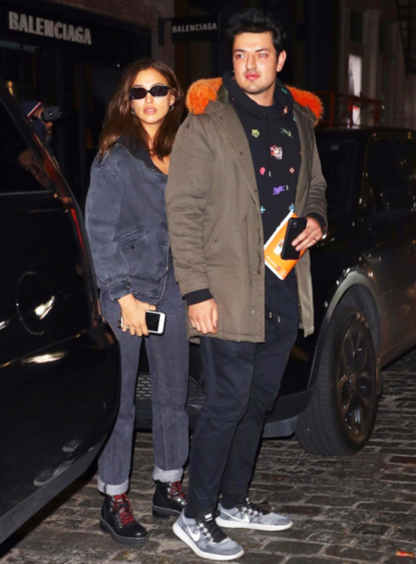 Бывшую Брэдли Купера застали на свидании с импозантным брюнетом