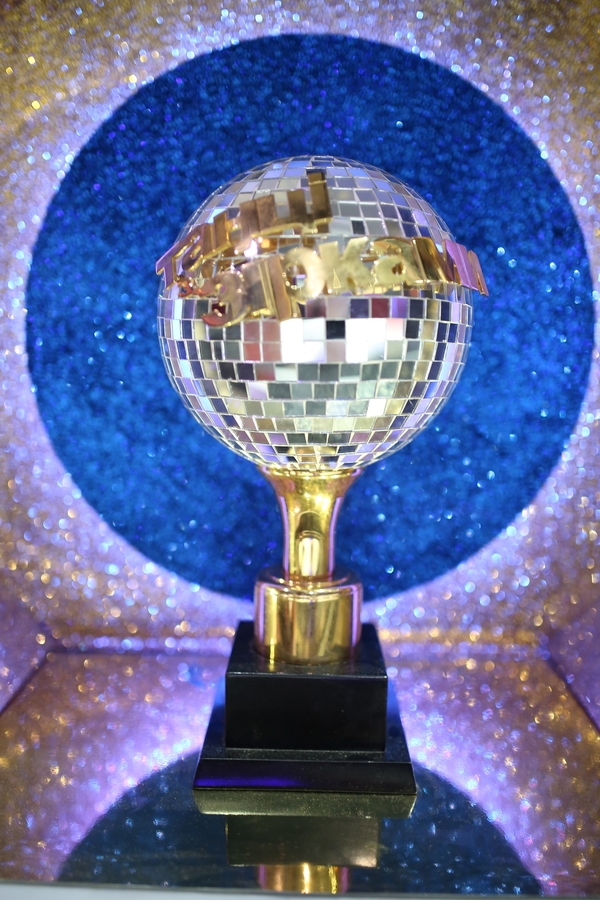 NK, Тина Кароль, "Время и Стекло" и другие звезды выступят на финале "Танців з зірками"