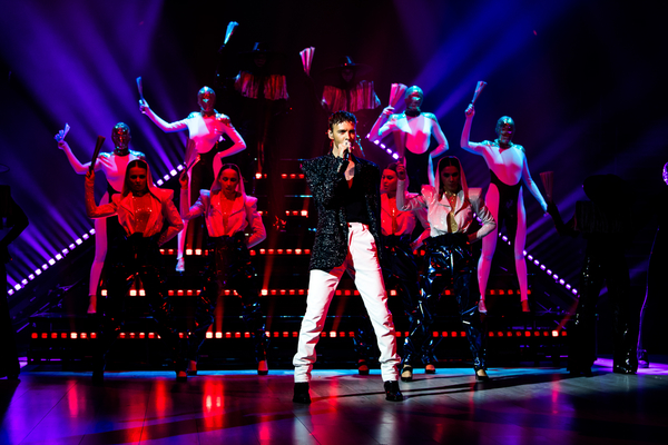 Макс Барских презентовал новую песню на "Танцах со звездами"