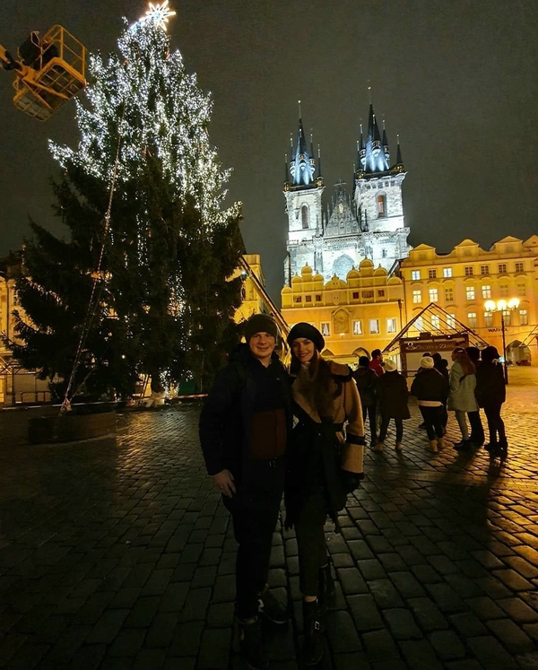 Дмитрий Комаров поразил супругу в день ее рождения