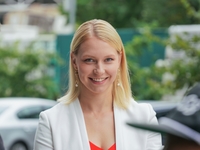 Екатерина Варченко рассказала о роли в "Наследниках", съемках в гробу и отношениях с мужем