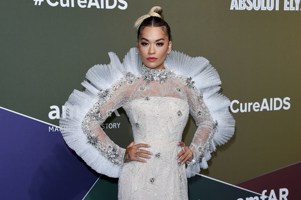 Певица Рита Ора закрутила роман с сыном Джуда Лоу - СМИ